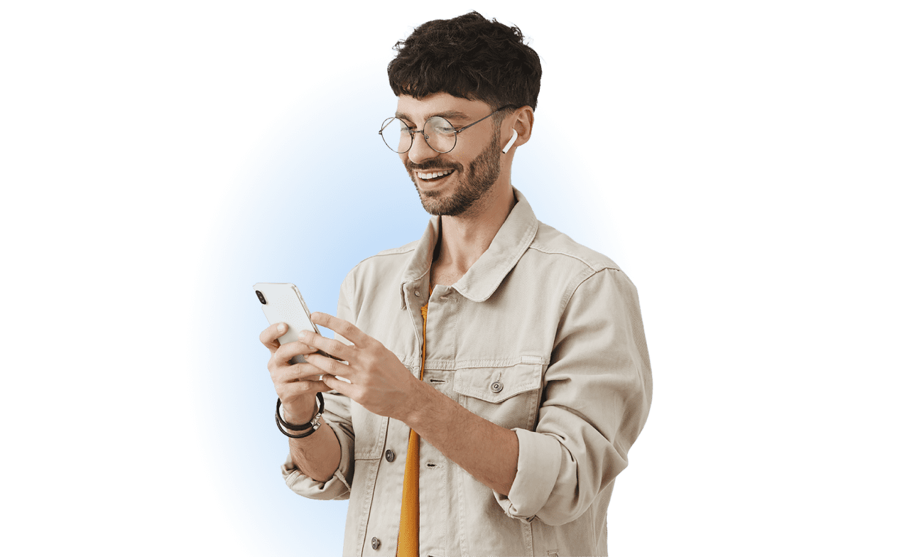 Imagen Hombre Sport Mirando Su Celular