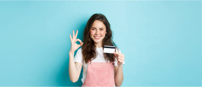 Imagen Mujer Con Tarjeta De Credito